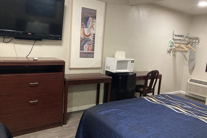 Room 16 of 29