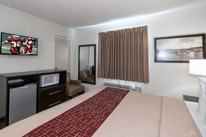 Room 14 of 33