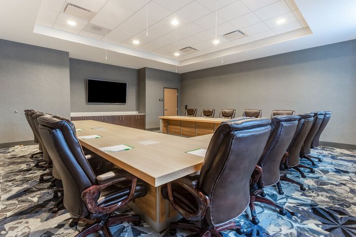Holiday Inn & Suites Cedar Falls - Waterloo Event Center by IHG