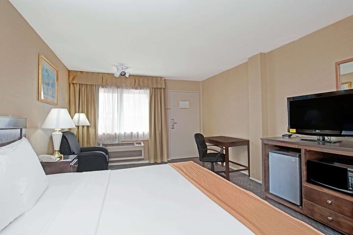 Room 6 of 21