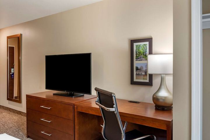 Room 10 of 27