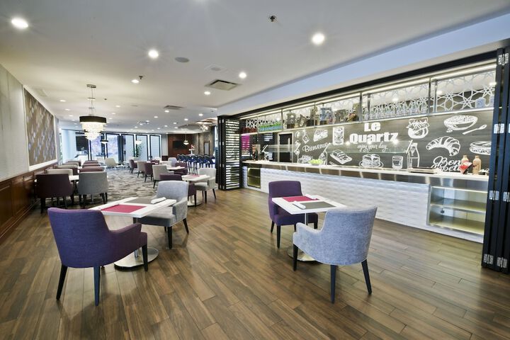 Ômage Hotel Montreal Laval, a Tribute Portfolio Hotel