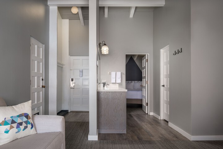 Room 9 of 31