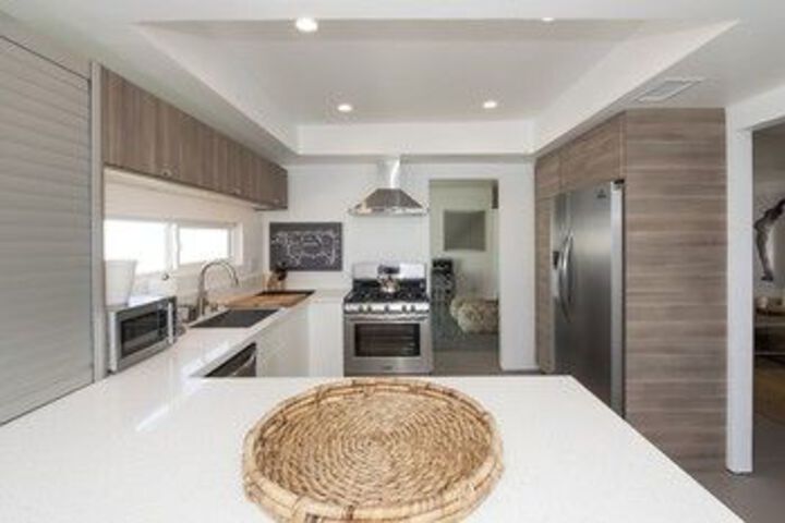 3Br 2BA Modern Luxury House by RedAwning