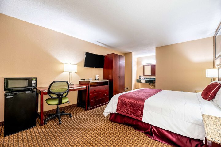 Room 30 of 41