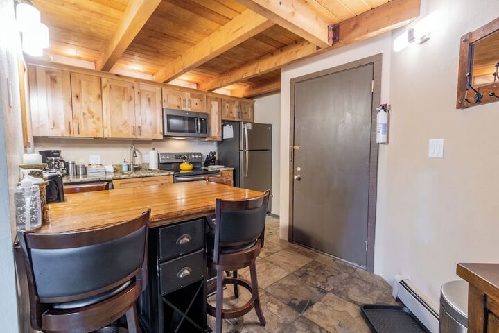 Treehouse #305 Building D by Summit County Mountain Retreats