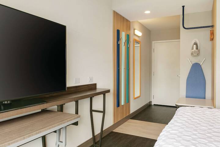 Room 16 of 50