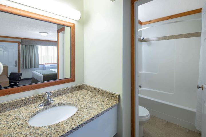 Room 15 of 61