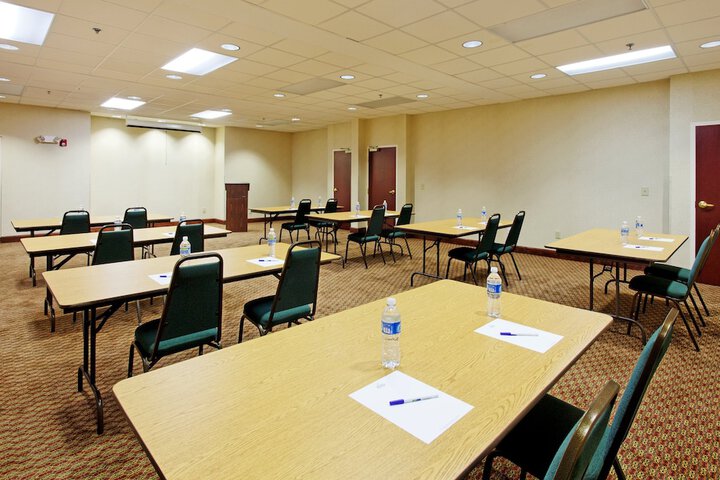 Holiday Inn Express Hotel & Suites Sylacauga by IHG