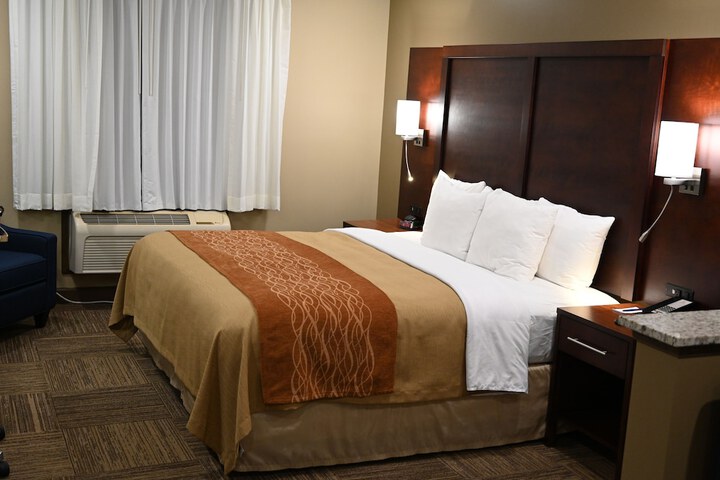 Giles Hotel Inn & Suites