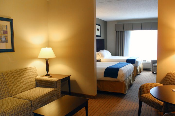 Room 15 of 36
