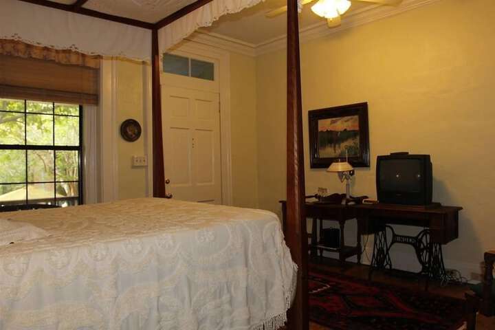 Room 48 of 109