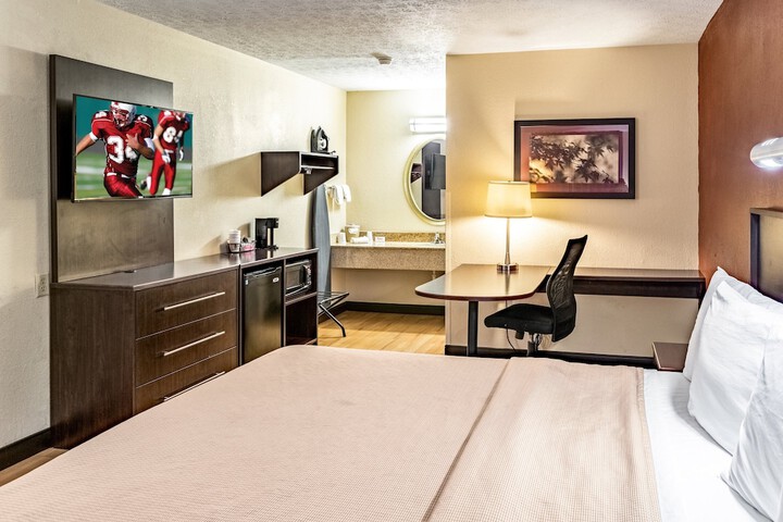 Red Roof Inn Columbus - Taylorsville / Edinburgh