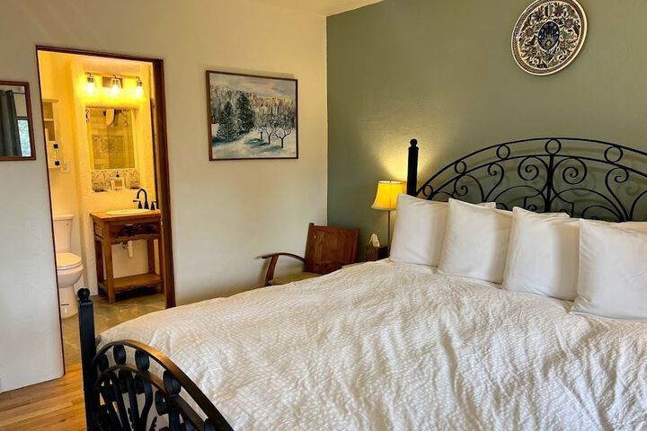 Room 42 of 80