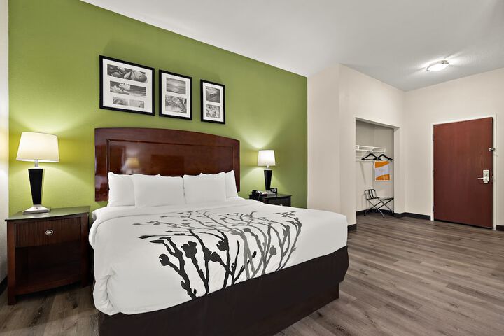 Room 11 of 35