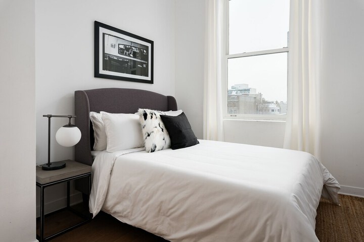 Room 8 of 22