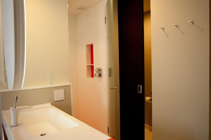 Room 9 of 43