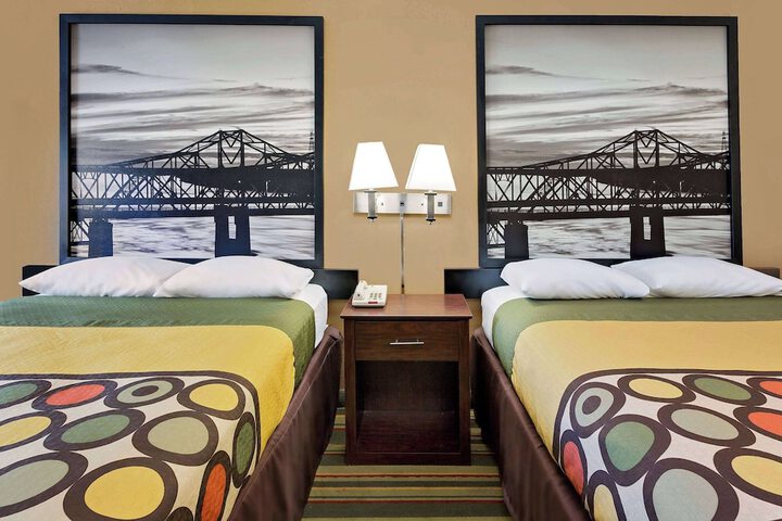 Super 8 by Wyndham Laurel