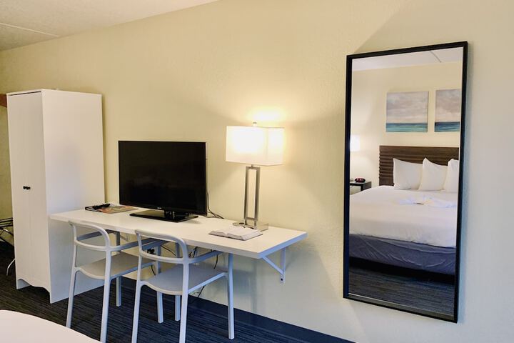 Room 10 of 21