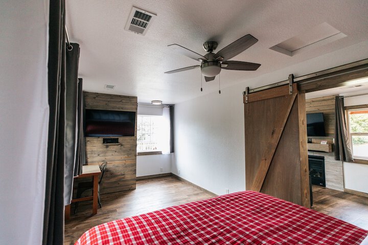 Room 28 of 72