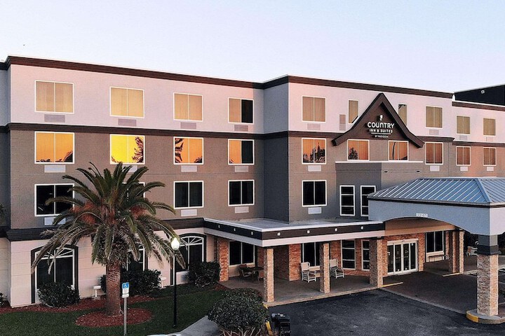 Country Inn & Suites by Radisson Port Canaveral, FL