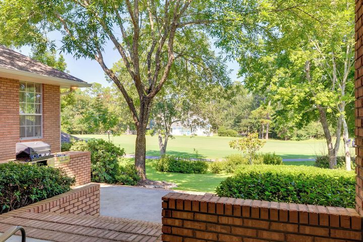 Chic Home w / Club Access Near Bay St. Louis!