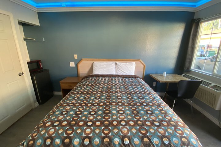 Sands Inn