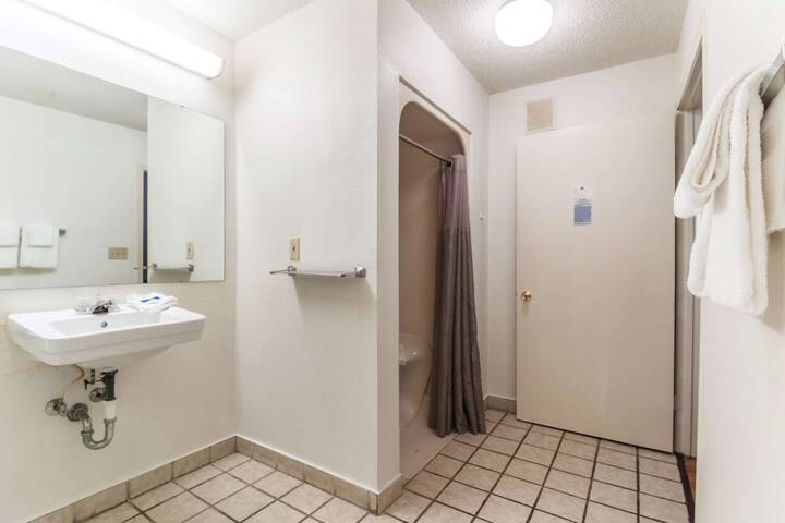Room 28 of 45