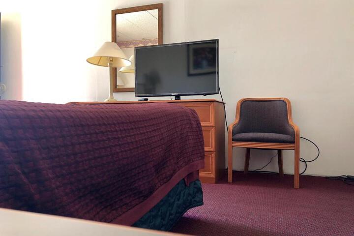 Kewanee Motor Lodge