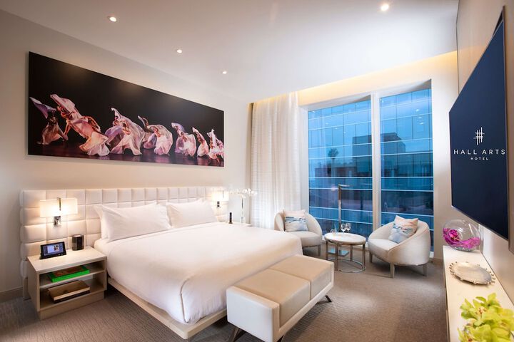 Room 26 of 142
