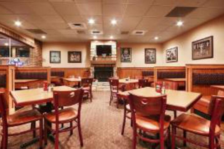 Best Western Plus University Inn Steubenville - CLOSED