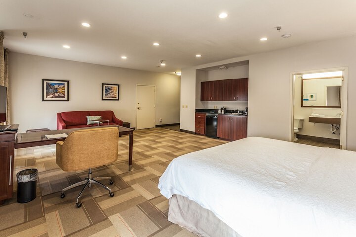 Room 11 of 31