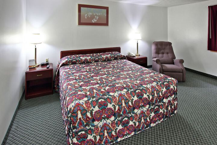 Room 16 of 33