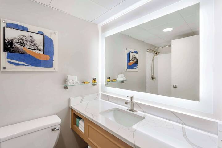 Best Western Plus Heritage Rail-South York / I-83