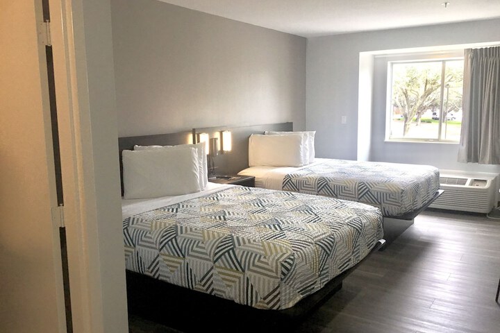 Room 21 of 37