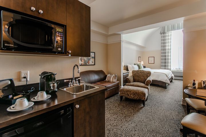 Le St-Martin Hotel & Suites Laval
