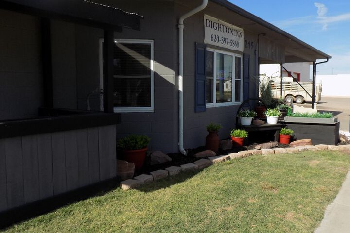 Dighton Inn