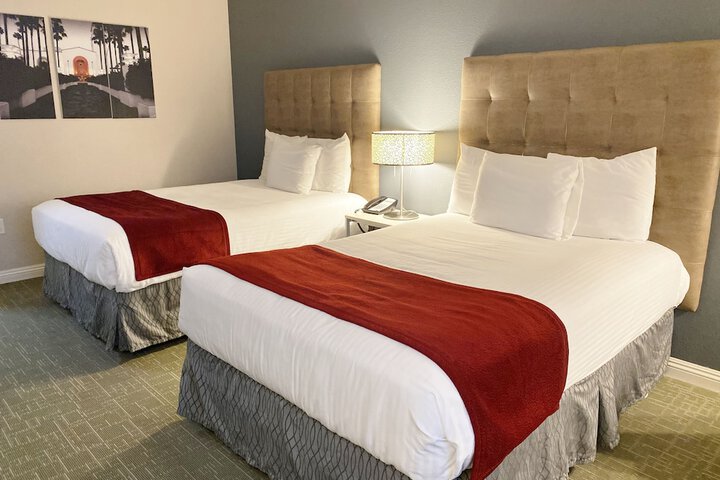 Room 33 of 62
