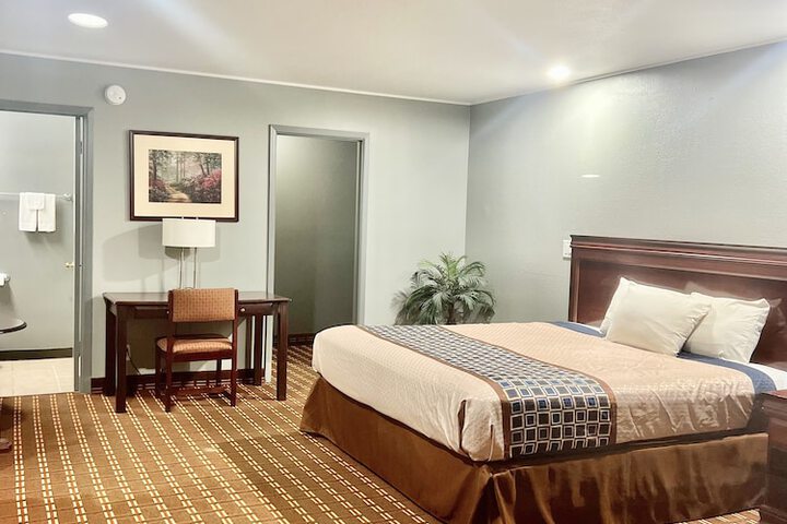 Room 10 of 21