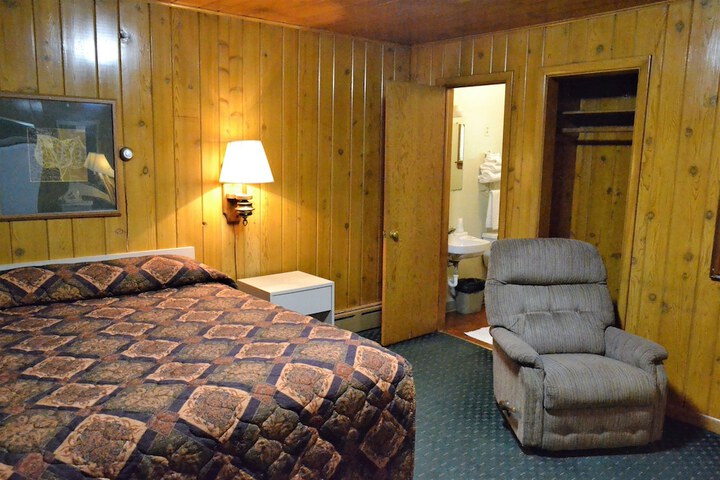 Room 34 of 81
