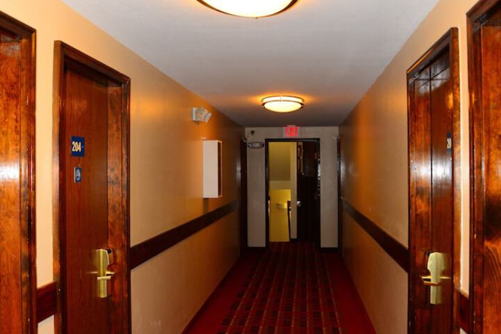 Ballroom/Hall 29 of 35