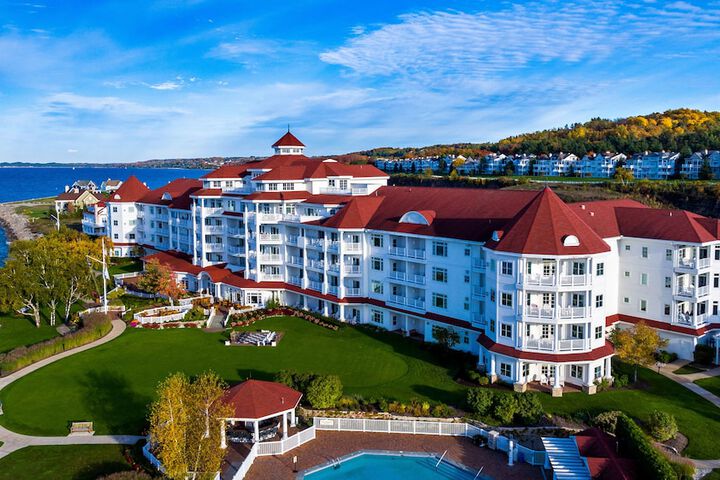 Hotel 2 of 211
