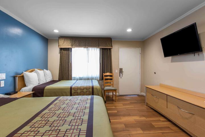 Room 11 of 29