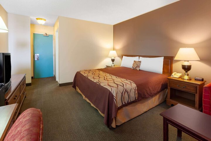 Room 13 of 25