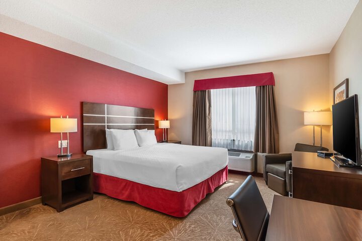 Room 32 of 48