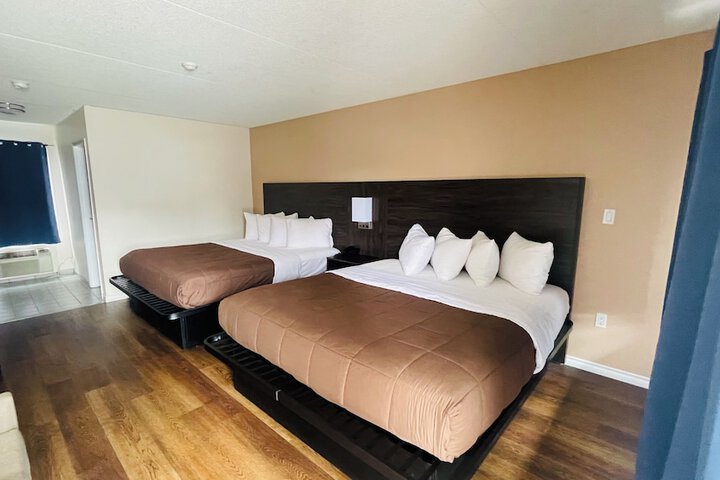 Room 25 of 39