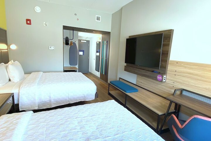 Room 34 of 48