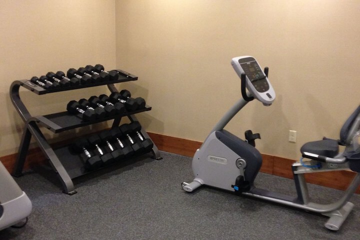 Comfort Inn & Suites West Springfield