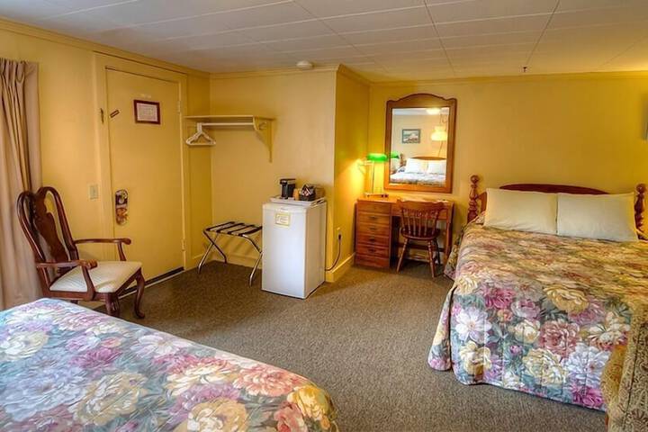 Room 9 of 32