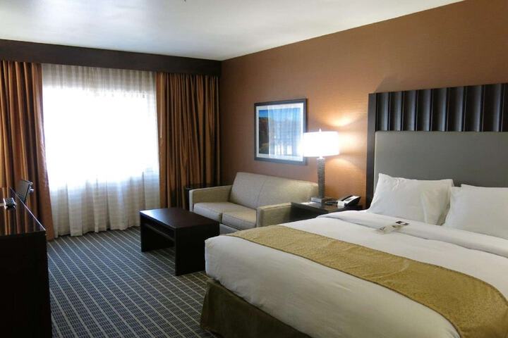 Room 56 of 90